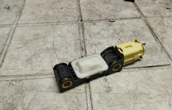 KIA Sportage Airbag deployment crash/impact sensor 959202E000