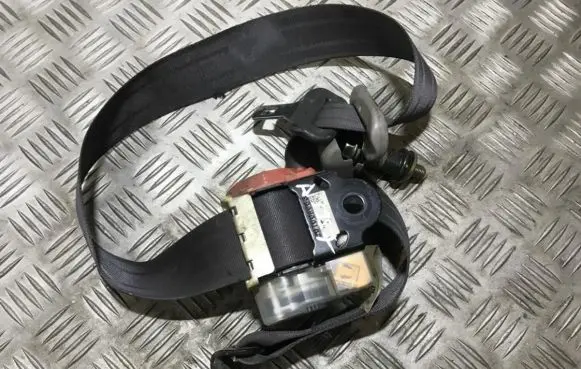 Mazda Premacy Rear seatbelt 90100a063 0428112