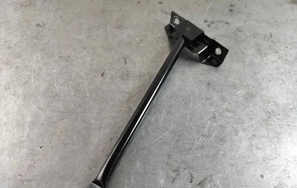 Land Rover Discovery Sport Front strut bar LR063774