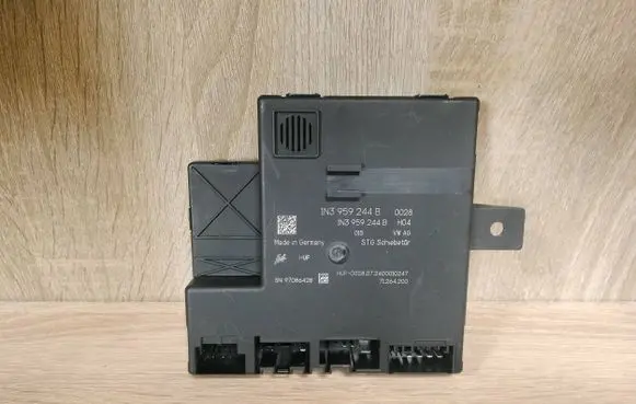 Volkswagen Multivan T6 Door control unit/module 1N3959244B