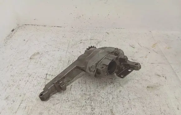 Mercedes-Benz ML W164 Oil pump A6421810547 6421810801