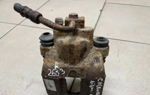 Jeep Grand Cherokee (WK) Rear brake caliper