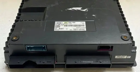 Audi Q7 4M Sound amplifier 4M1035466