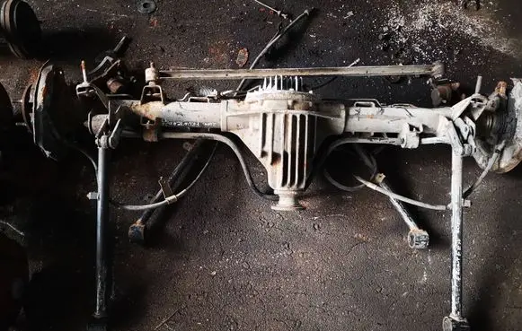Opel Frontera B Rear axle beam with reductor 