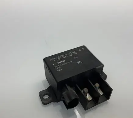 Mercedes-Benz E W211 Charging relay A0025423819 V23132A2001314 0025423819