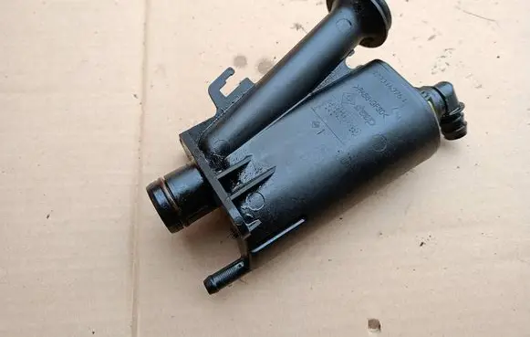 Renault Scenic II - Grand scenic II Oil breather separator 8200140763