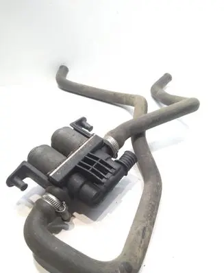 BMW 5 E39 Coolant heater control valve 8374995