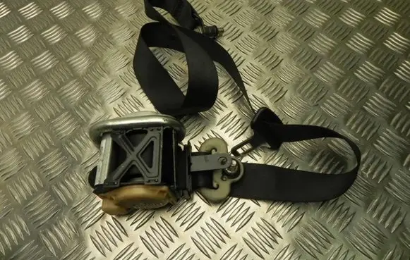 Suzuki Grand Vitara II Front seatbelt 8492065J0 M1904