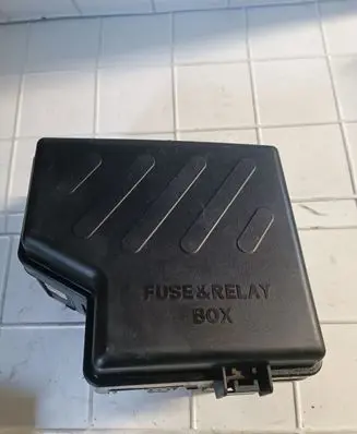 Hyundai Santa Fe Fuse module 919502B100