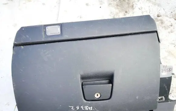 Volvo S40 Glove box 8626141