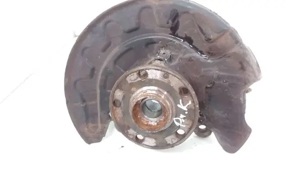 Volkswagen Golf VII Front wheel hub spindle knuckle 5q0255d