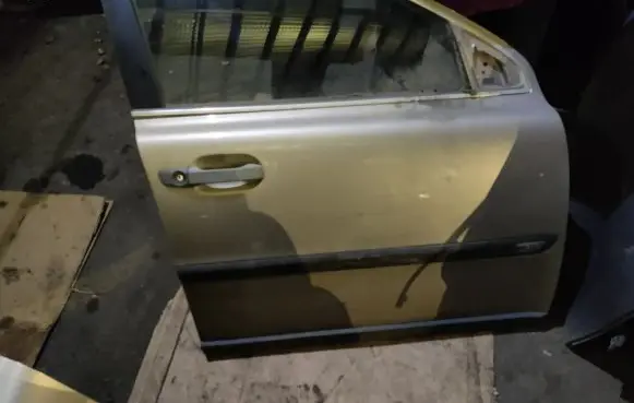 Volvo XC90 Front door