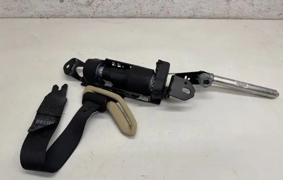 Volvo S60 Front seatbelt 31267539
