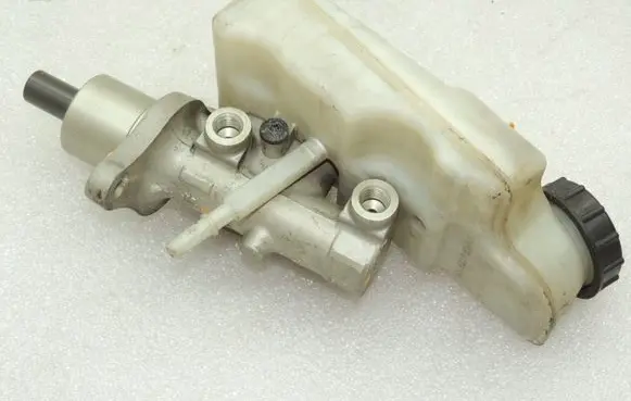 Volvo V50 Master brake cylinder 36001340 8683693