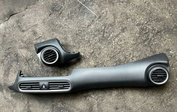 Hyundai Kona I Dashboard glove box trim 84777J9000