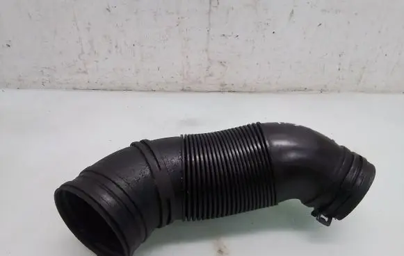Air intake hose/pipe