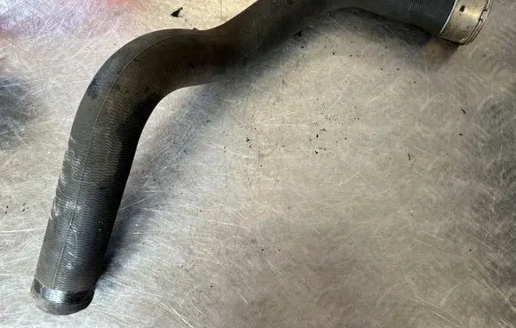 Nissan Qashqai Engine coolant pipe/hose