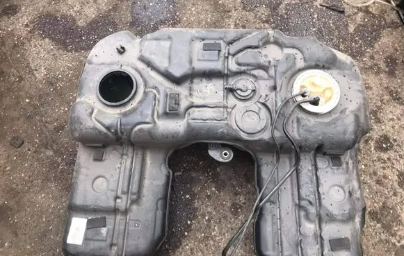 BMW X5 E70 Fuel tank 7164228 6307627