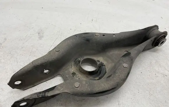 BMW 4 F36 Gran coupe Rear upper control arm/wishbone 6867540