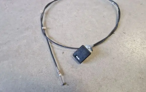 Mitsubishi L200 Engine bonnet/hood lock release cable MN136430