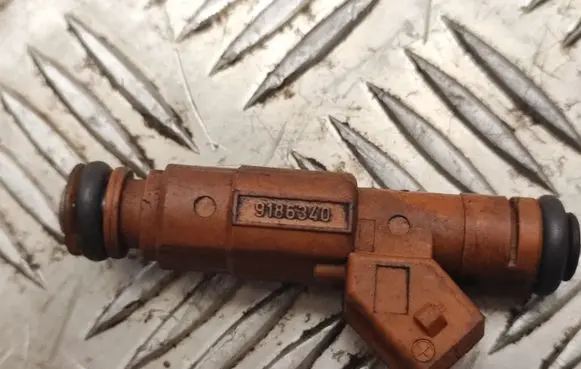 Volvo S80 Fuel injector 9186340
