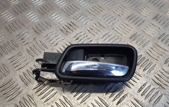 Honda CR-V Rear door interior handle