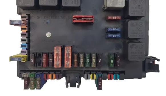 Mercedes-Benz S W221 Fuse box set A2215406450