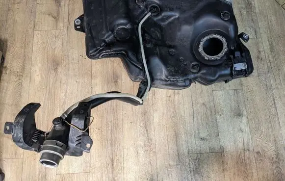 Skoda Superb B8 (3V) Fuel tank 3Q0201021 3Q0201011023835006