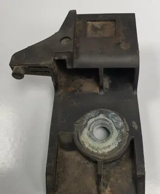 Mercedes-Benz A W169 Radiator mount bracket A1696200636