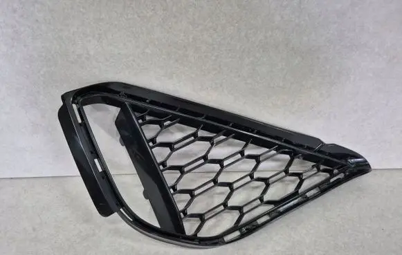 BMW X2 F39 Front bumper lower grill 8069098