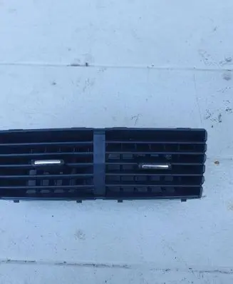 Subaru Forester SH Dash center air vent grill