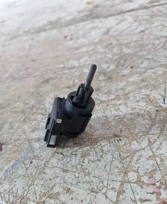 Audi A6 S6 C6 4F Brake pedal sensor switch 3B0945511C 19322010