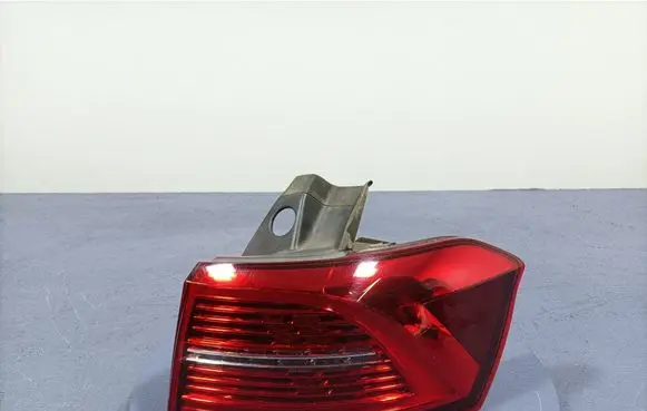 Volkswagen PASSAT B7 USA Rear/tail lights 3G9945208J