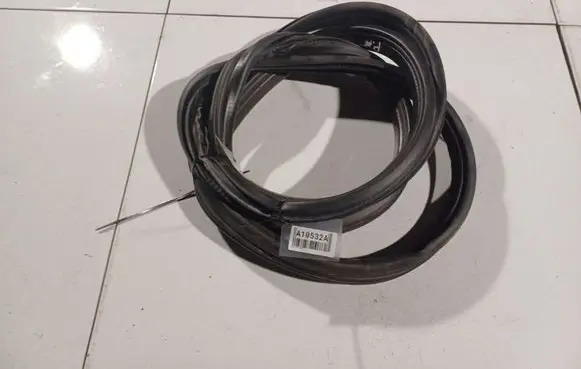 Opel Zafira A Rubber seal front coupe door 