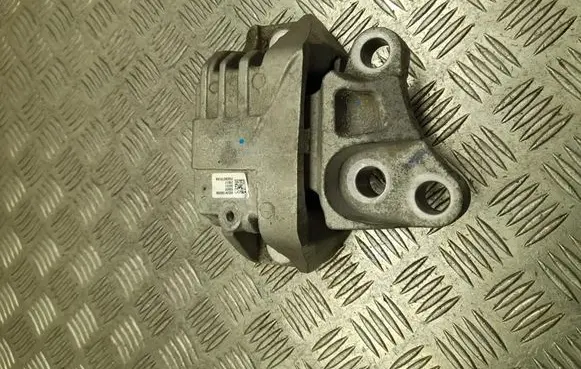 Jeep Compass Engine mount bracket P68342191AA