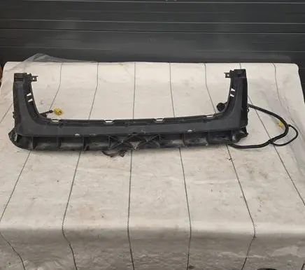 Front bumper mounting bracket