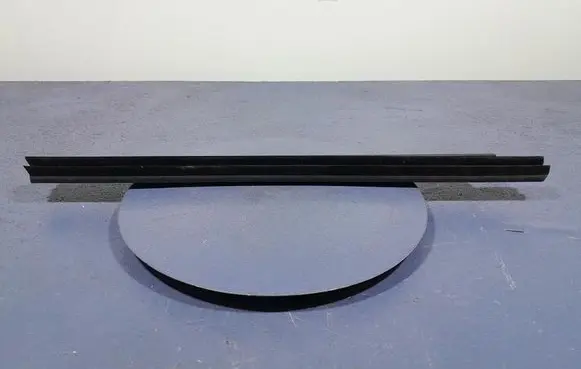 BMW X7 G07 Front door rubber seal 7484062