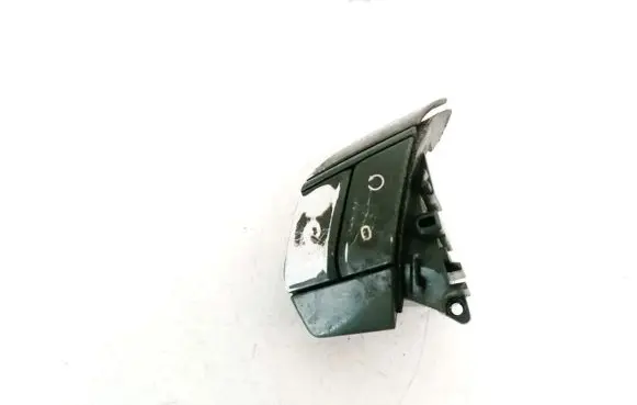 Volvo XC70 Steering wheel buttons/switches 8622524