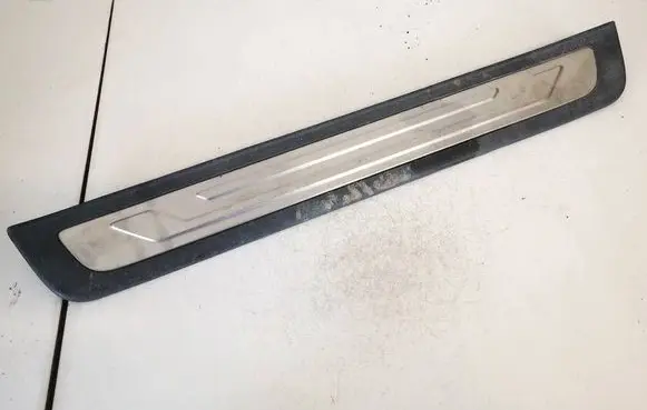 KIA Sorento Front sill trim cover 858852p100 85885-2p100