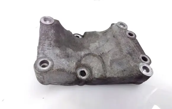 Ford Focus Engine mounting bracket 98FF19D624AB