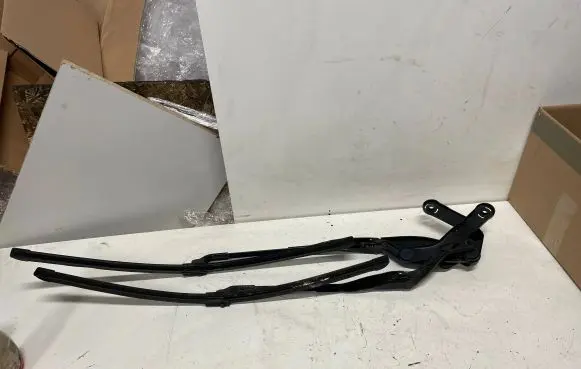 Mercedes-Benz E W211 Front wiper blade arm A2118201544 A2118200444