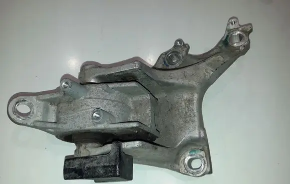 Honda Civic IX Gearbox mounting bracket