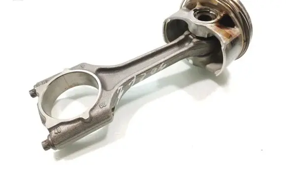 Volkswagen Polo VI Piston with connecting rod 