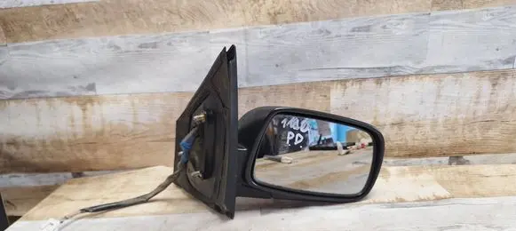 Toyota Yaris Front door electric wing mirror E13020399