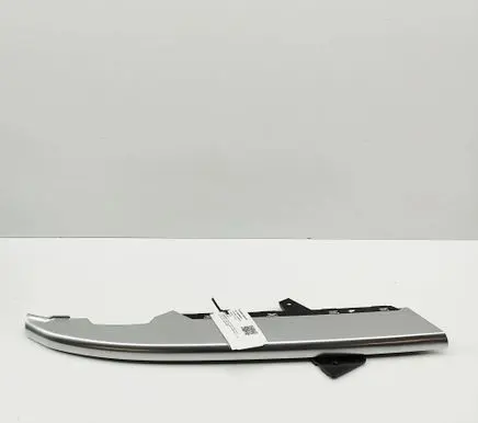 Dashboard glove box trim