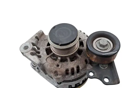 KIA Rio Generator/alternator 3730004950 8400383