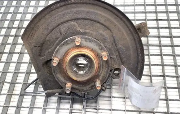 Nissan Qashqai Front wheel hub spindle knuckle 