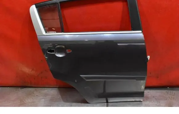 KIA Sportage Rear door 