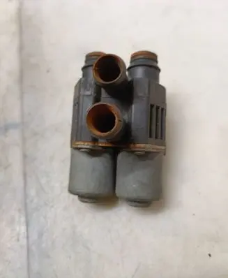 Mercedes-Benz E W210 Coolant heater control valve 0018307884 1147412115