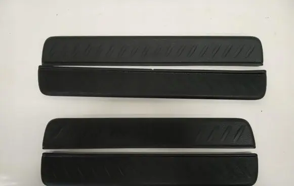 KIA Carens III Rear sill trim cover